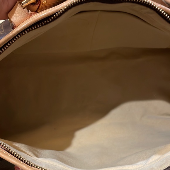 LOUIS VUITTON
Monogram Boetie MM - Picture 5 of 11